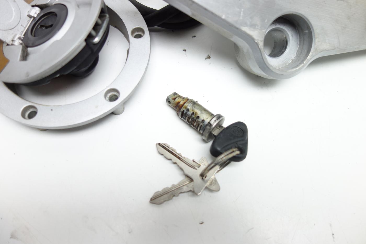 BMW R1150RS R 1150 RS Gabelbrücke oben Schlosssatz Schloss