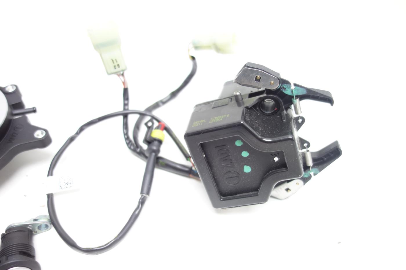 Ducati Diavel 1200 Schlosssatz Schloss Tankdeckel 59821222A