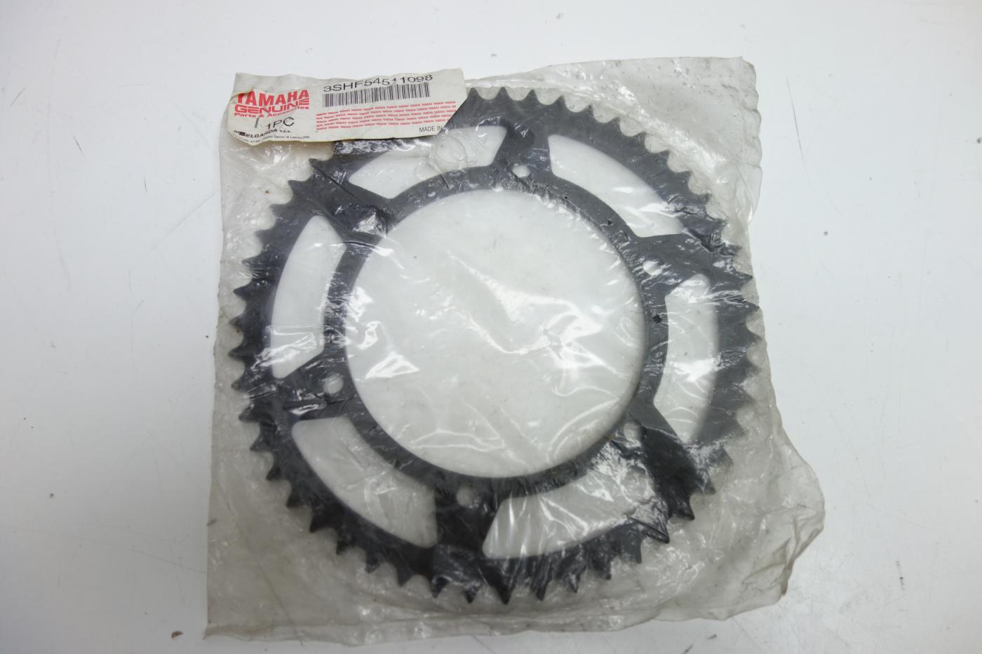 Yamaha TZR 125 RR Kettenrad Ritzel hinten NEU