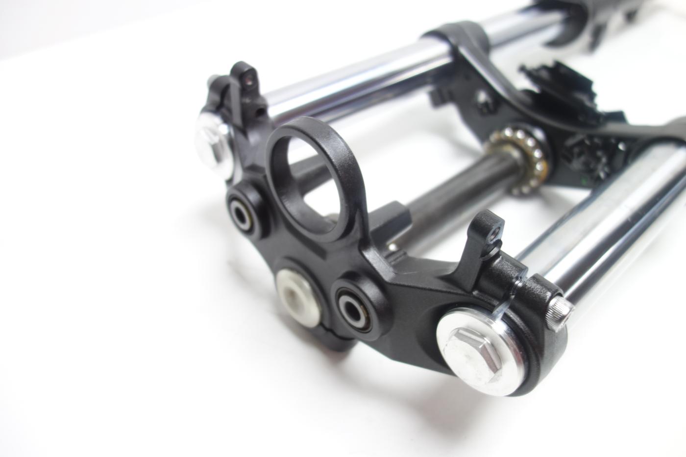 Yamaha XSR 700 Gabel Gabelholm Gabelbrücke