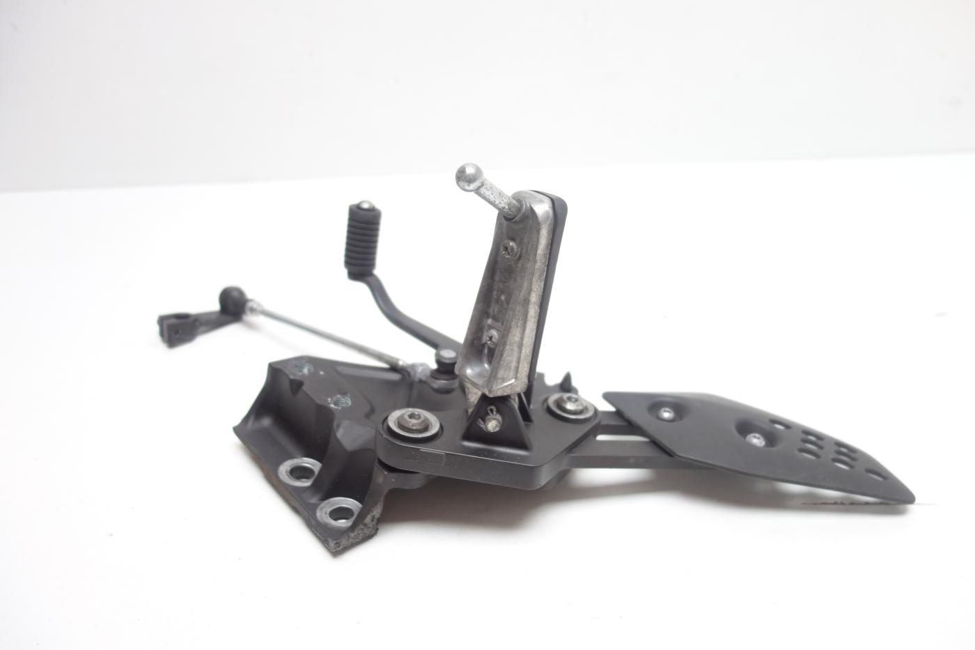 Yamaha XSR 700 Fußrastenanlage Fußraste links