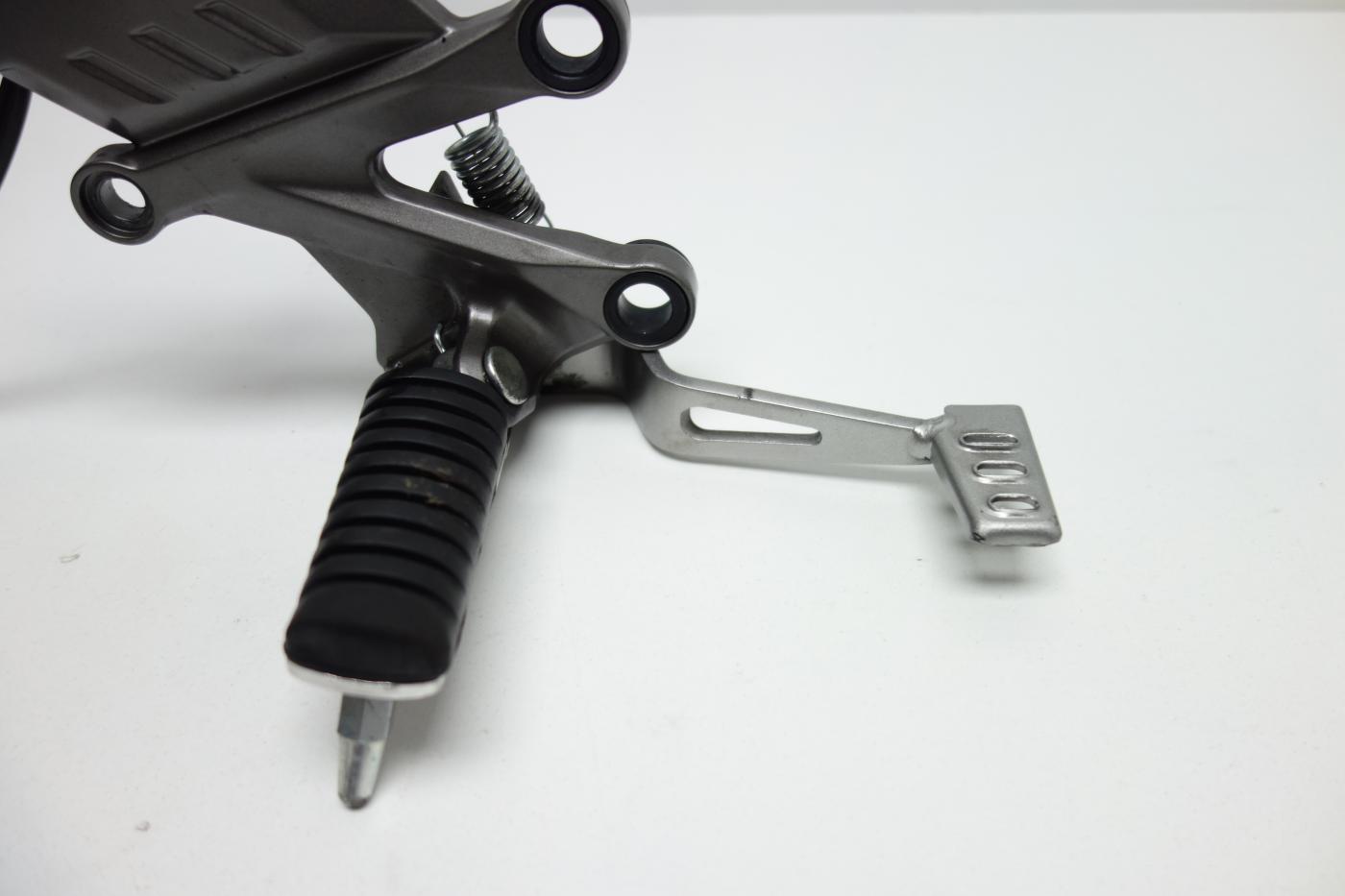 Kawasaki Z125 Z 125 Fußrastenanlage Fußraste rechts Bremspedal